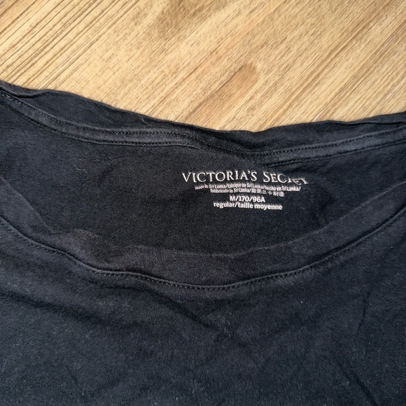 Victoria’s Secret Black Graphic Logo T-Shirt Silver VS Emblem Size M - Picture 5 of 6
